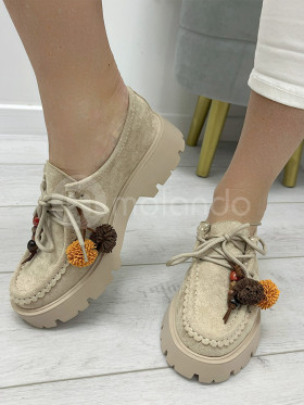 Mokasyny beżowe koraliki